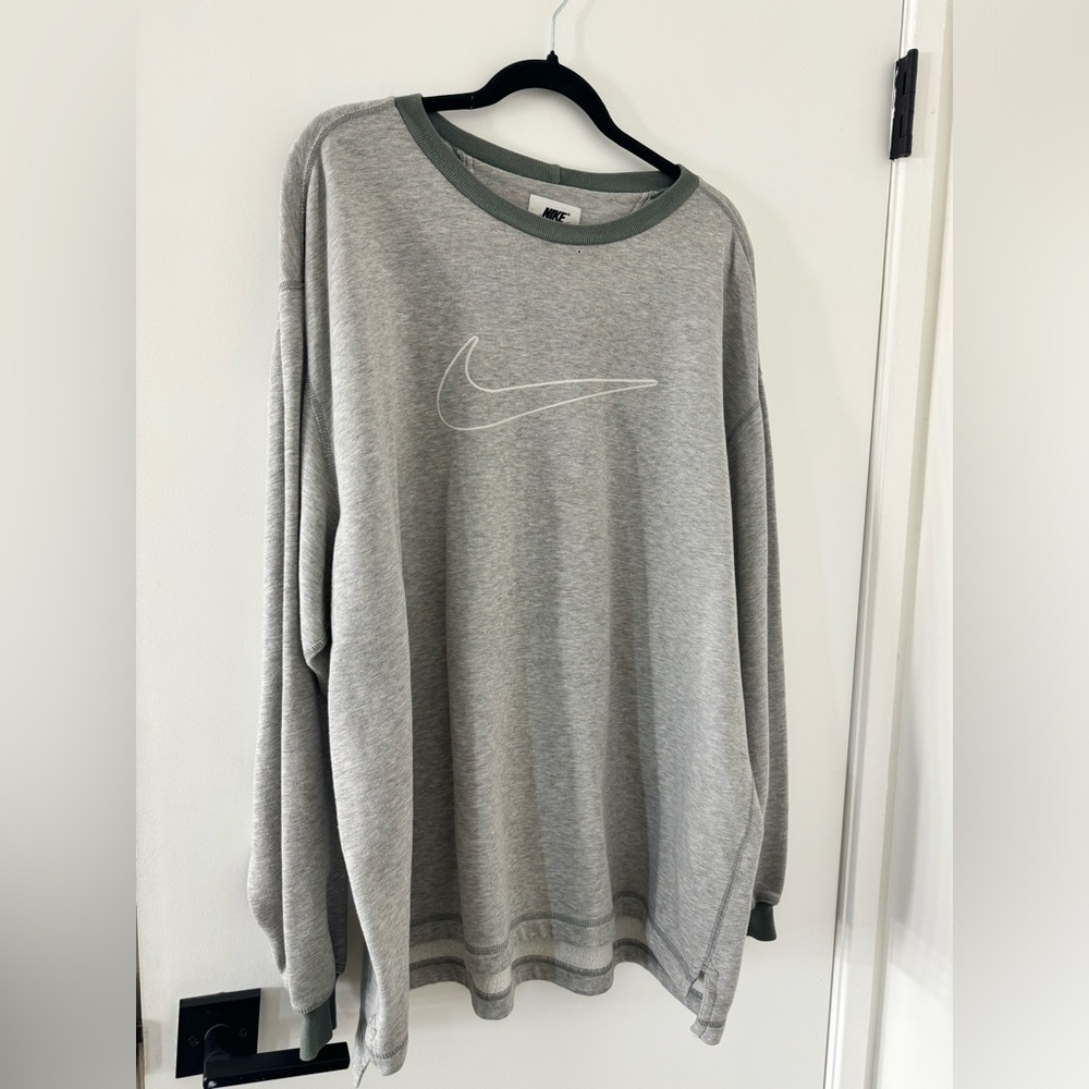 Vintage Nike swoosh crew neck
